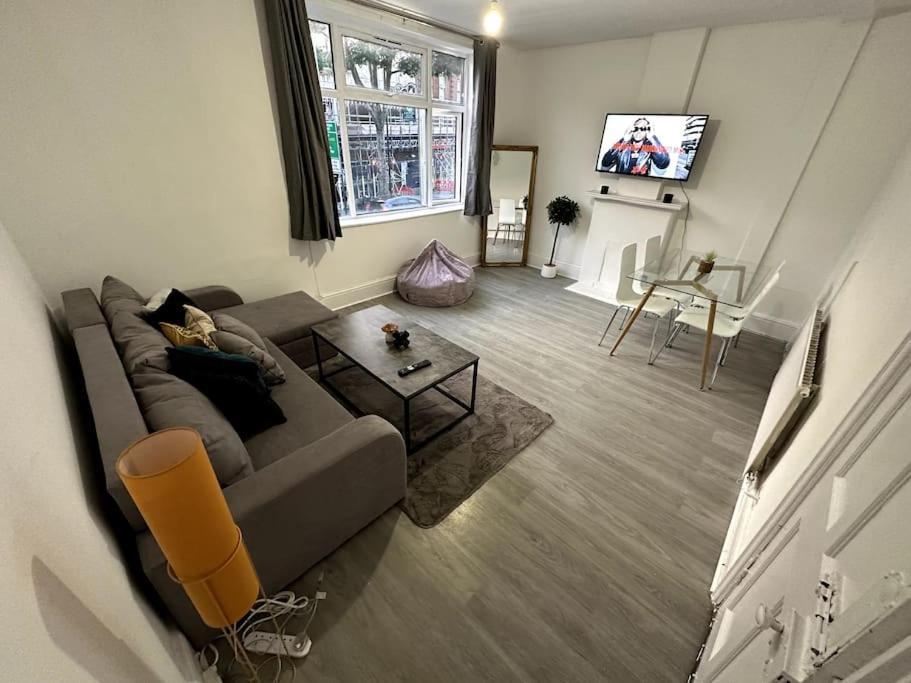 לונדון Spectacular 2 Bedroom On Tower Bridge מראה חיצוני תמונה